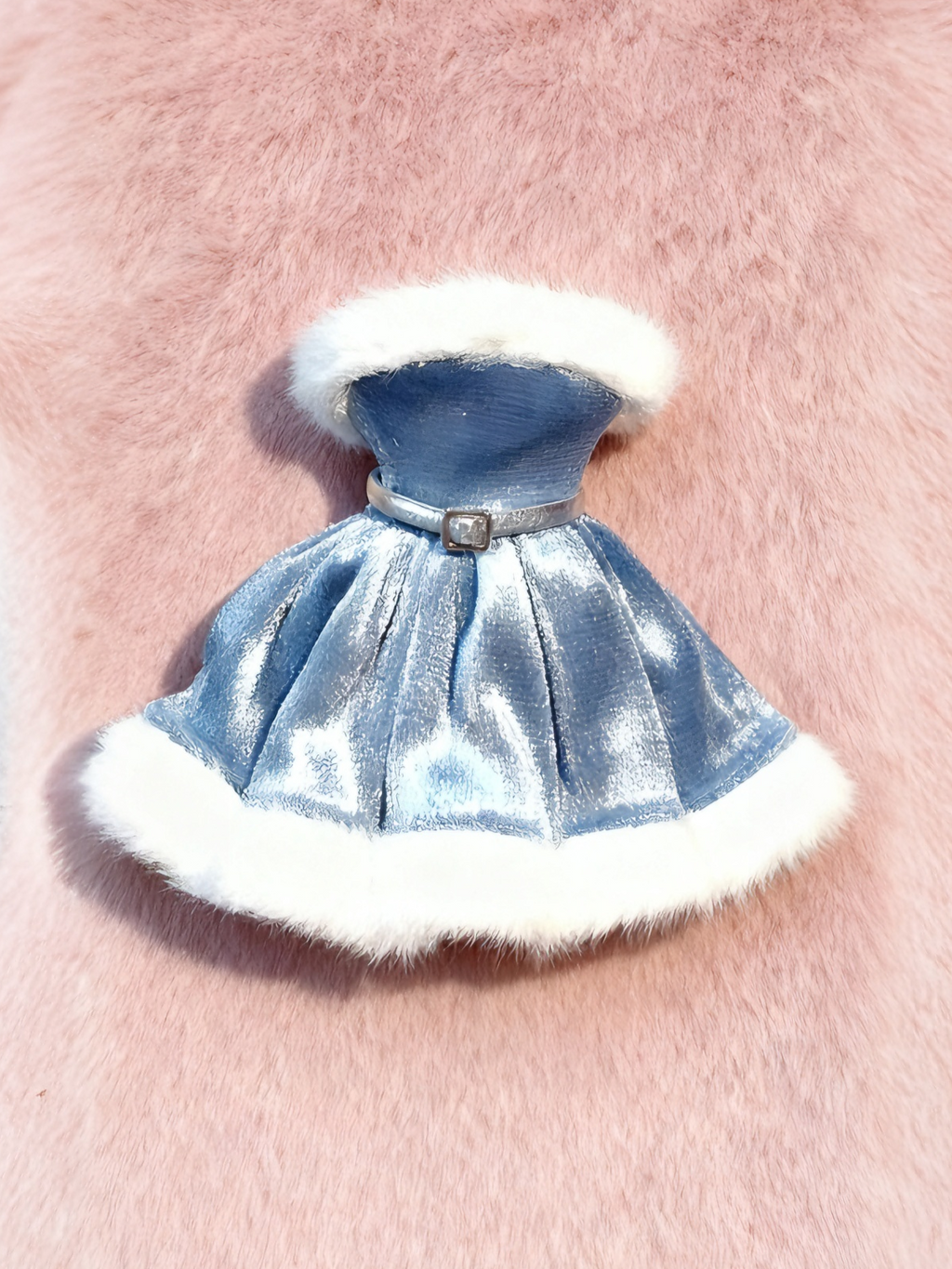 Misty Blue Velvet Frost