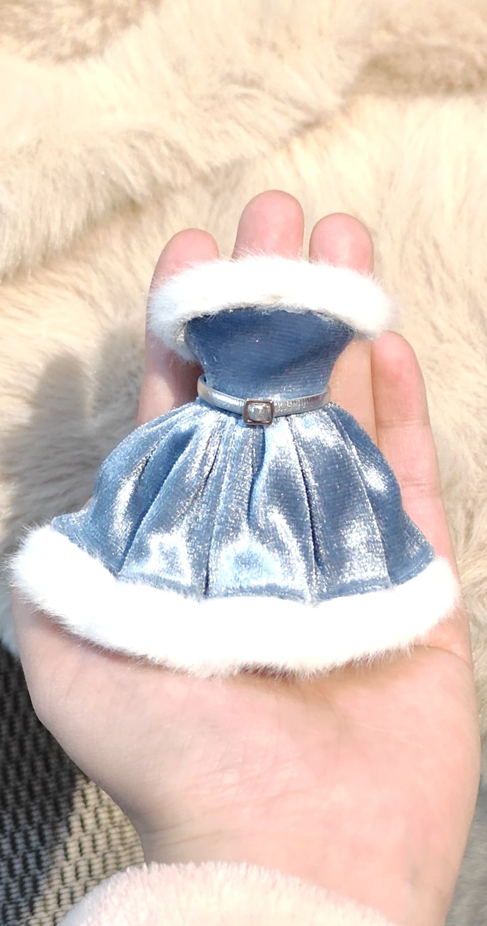 Misty Blue Velvet Frost